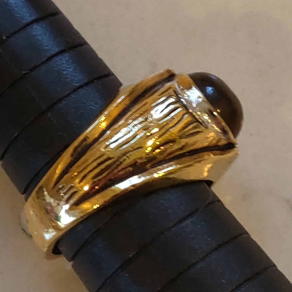 Men's 18 K HGE Tigers Eye Ring.